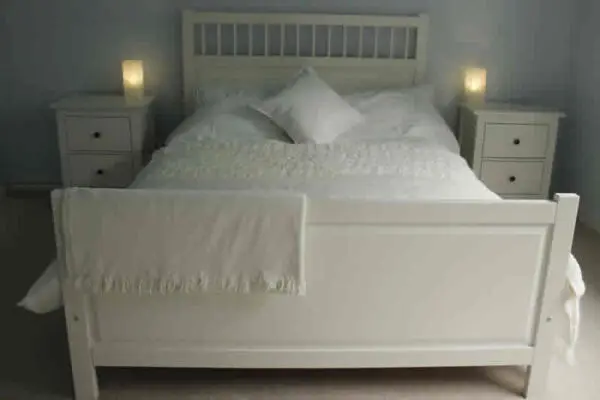 briar-patch-and-caravan-cornwall-10 downstairs double 02